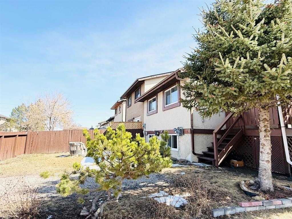 Picture of 15 PINECLIFF Close NE, Calgary Real Estate Listing