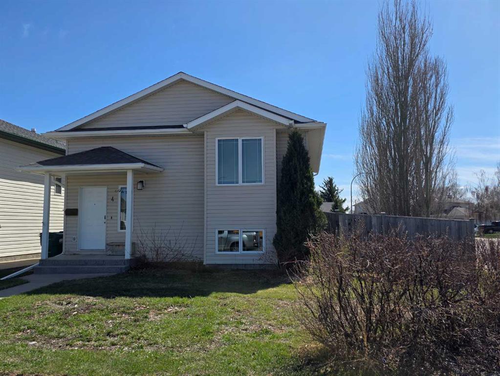 Picture of 4 St James Boulevard N, Lethbridge Real Estate Listing