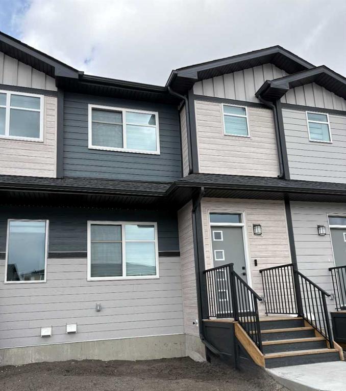 Picture of 303 Wolf River Drive SE, Calgary Real Estate Listing