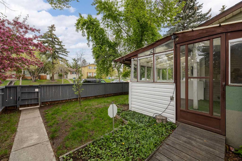 Picture of 92 Erin Woods Drive SE, Calgary Real Estate Listing