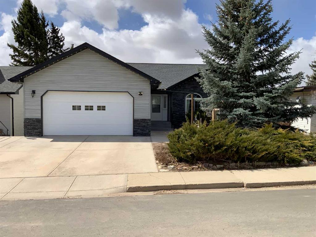 Picture of 238 Centre Street S, Linden Real Estate Listing