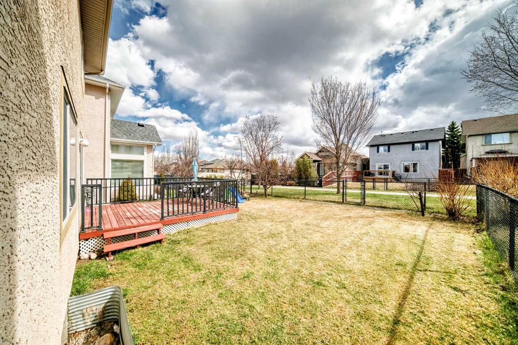 Picture of 264 Everwillow Green SW, Calgary Real Estate Listing