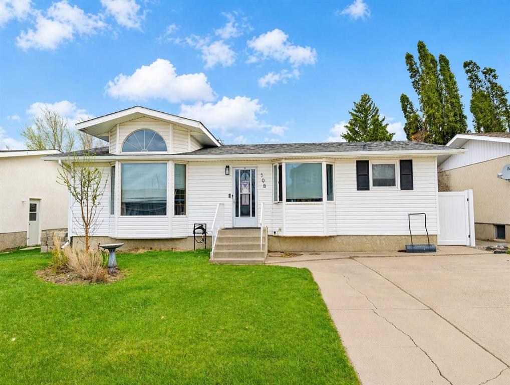 Picture of 508 1 Street SE, Redcliff Real Estate Listing