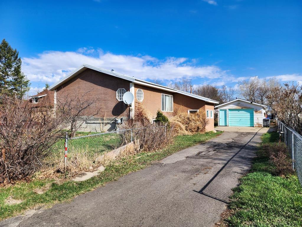 Picture of 234 49 Ave E  , Claresholm Real Estate Listing