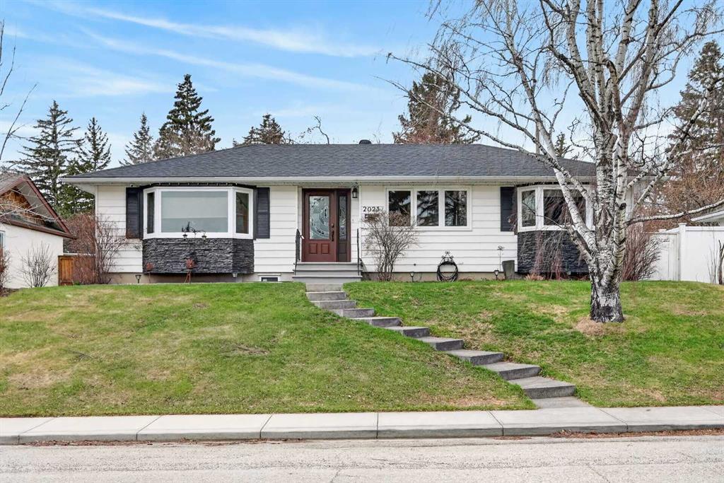 Picture of 2023 Glenwood Drive SW, Calgary Real Estate Listing