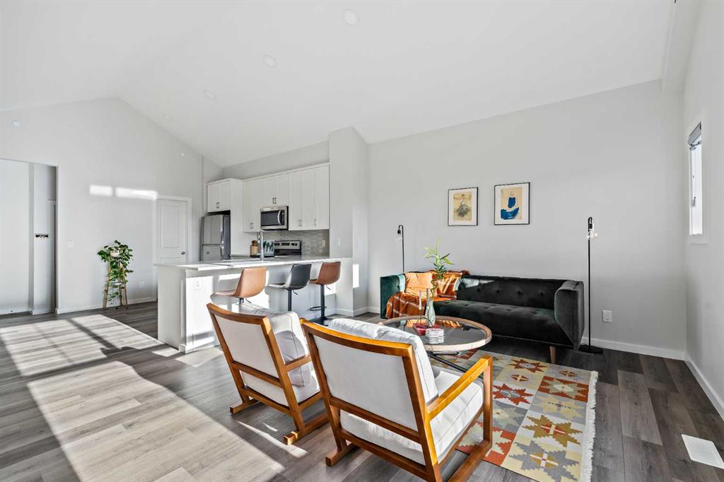 Picture of 9, 71 Lucas Street NW, Calgary Real Estate Listing