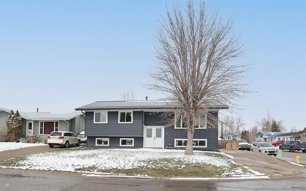 Picture of 3 Lake Newell Bay E, Brooks Real Estate Listing