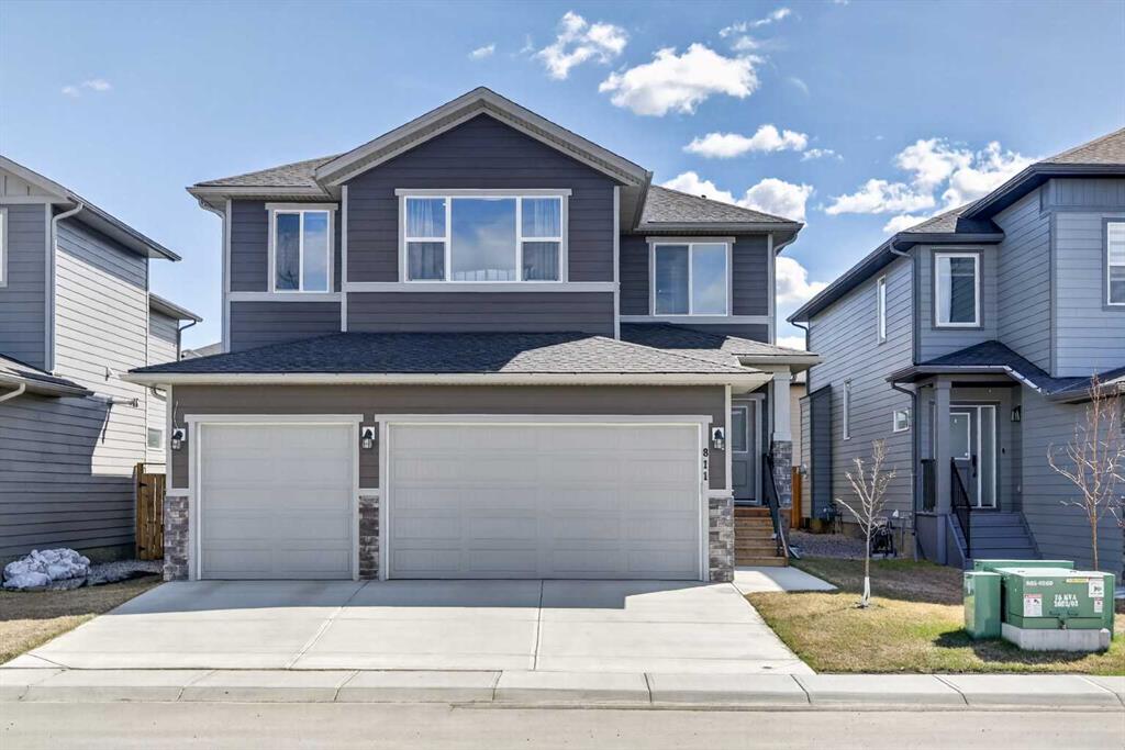 Picture of 811 Mandalay Link , Carstairs Real Estate Listing