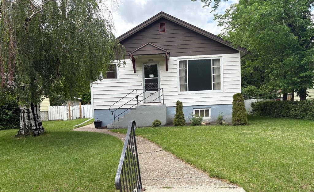 Picture of 812 6 Street S, Lethbridge Real Estate Listing