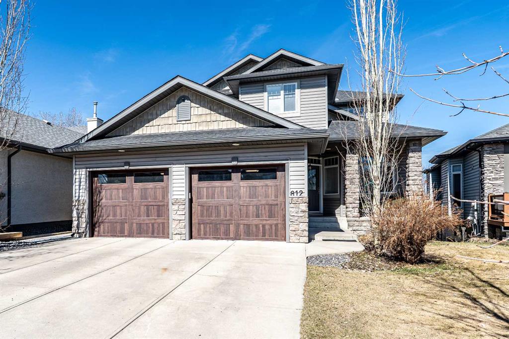 Picture of 812 Coopers Drive SW, Airdrie Real Estate Listing