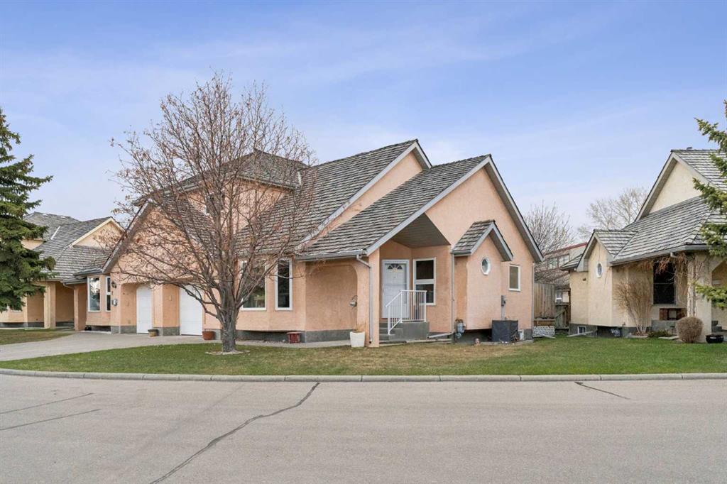 Picture of 8, 26 Quigley Drive , Cochrane Real Estate Listing