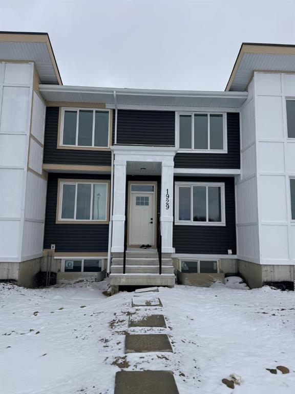 Picture of 1929 McCaskill Drive , Crossfield Real Estate Listing