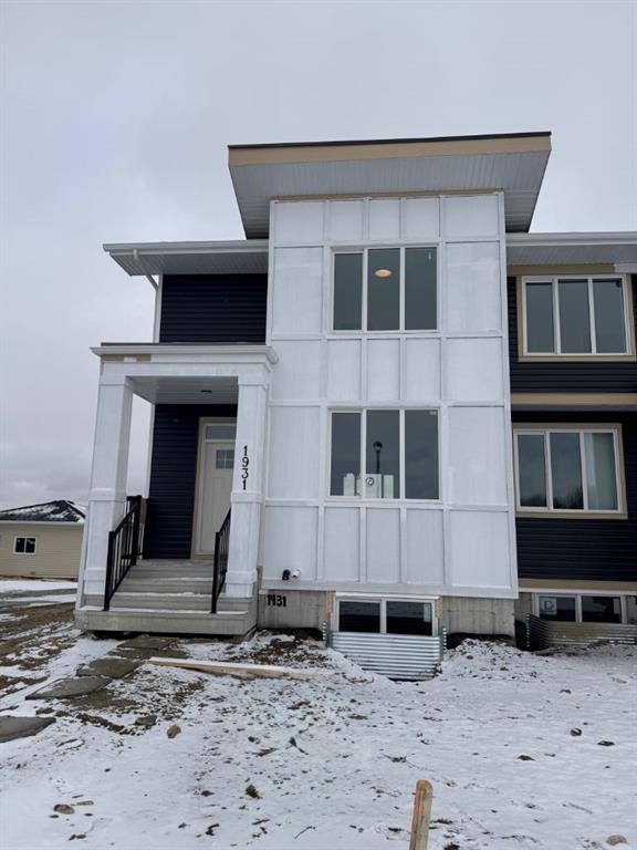 Picture of 1931 McCaskill Drive , Crossfield Real Estate Listing