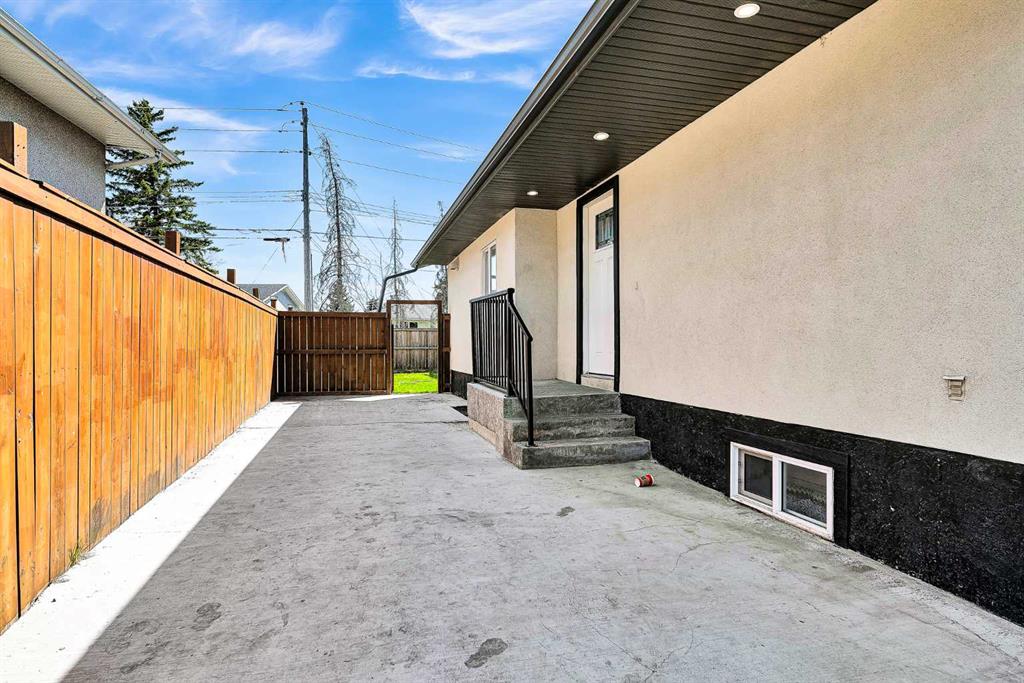 Picture of 611 Penbrooke Road SE, Calgary Real Estate Listing