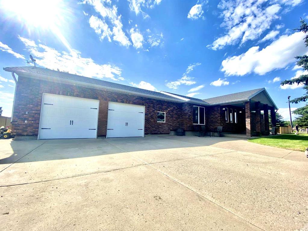 Picture of 94050 Range Rd 214A  , Rural Lethbridge County Real Estate Listing