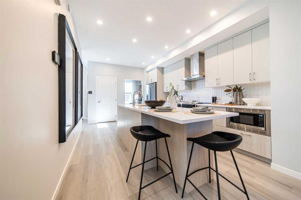 Picture of 19712 40 Street SE, Calgary Real Estate Listing