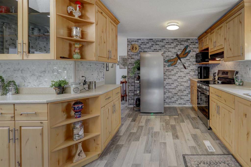 Picture of 256 Burroughs Circle NE, Calgary Real Estate Listing