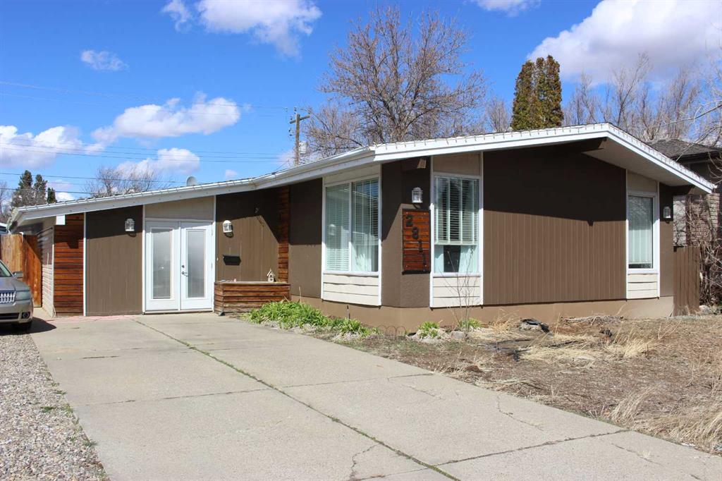 Picture of 2811 13 Avenue S, Lethbridge Real Estate Listing