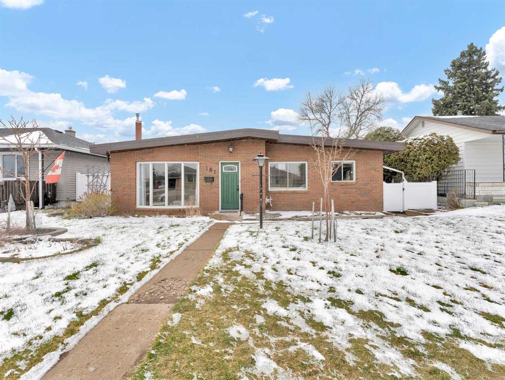 Picture of 161 Burns Crescent NW, Medicine Hat Real Estate Listing