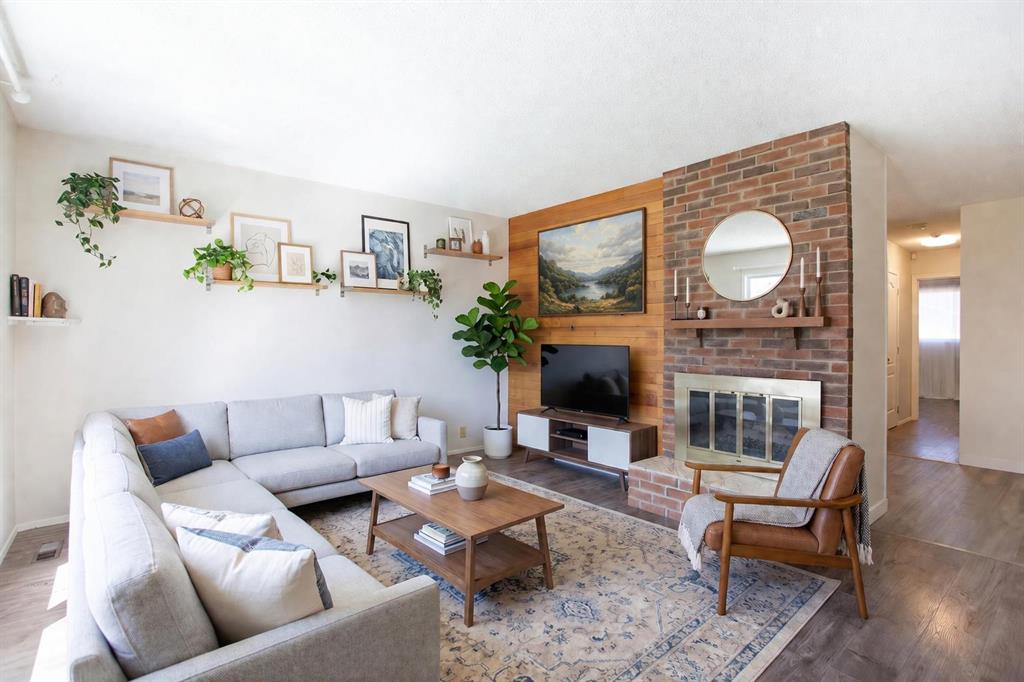 Picture of 1144 Berkley Drive NW, Calgary Real Estate Listing