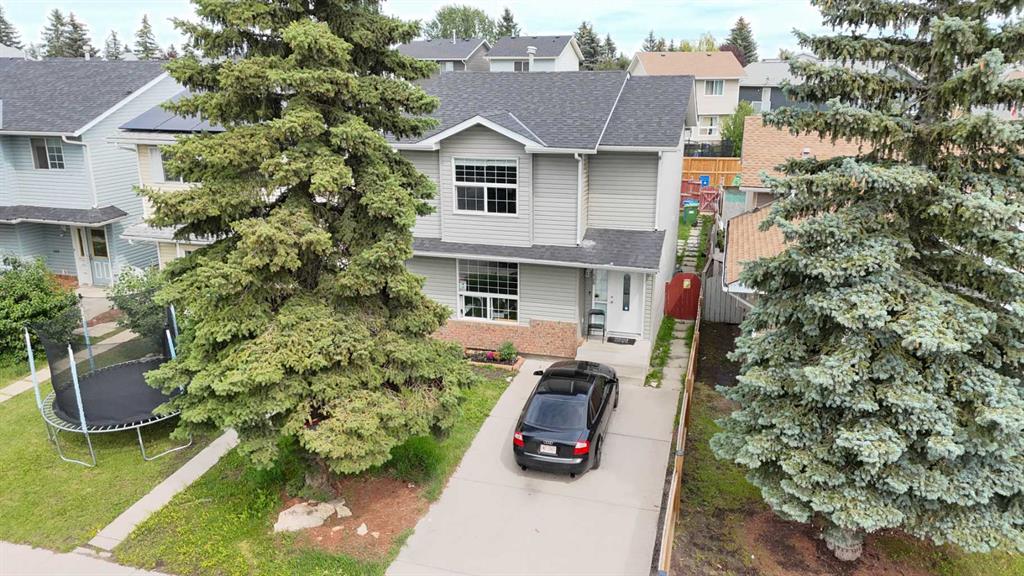 Picture of 136 Martindale Drive NE, Calgary Real Estate Listing