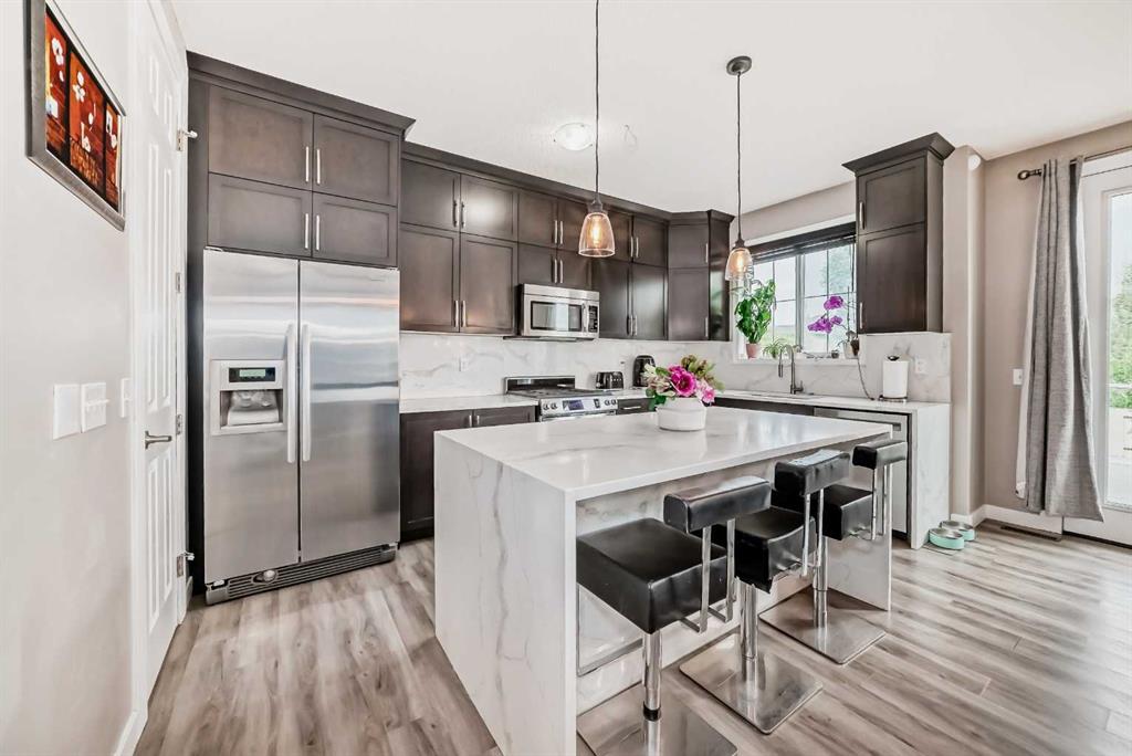 Picture of 1068 Windhaven Close SW, Airdrie Real Estate Listing