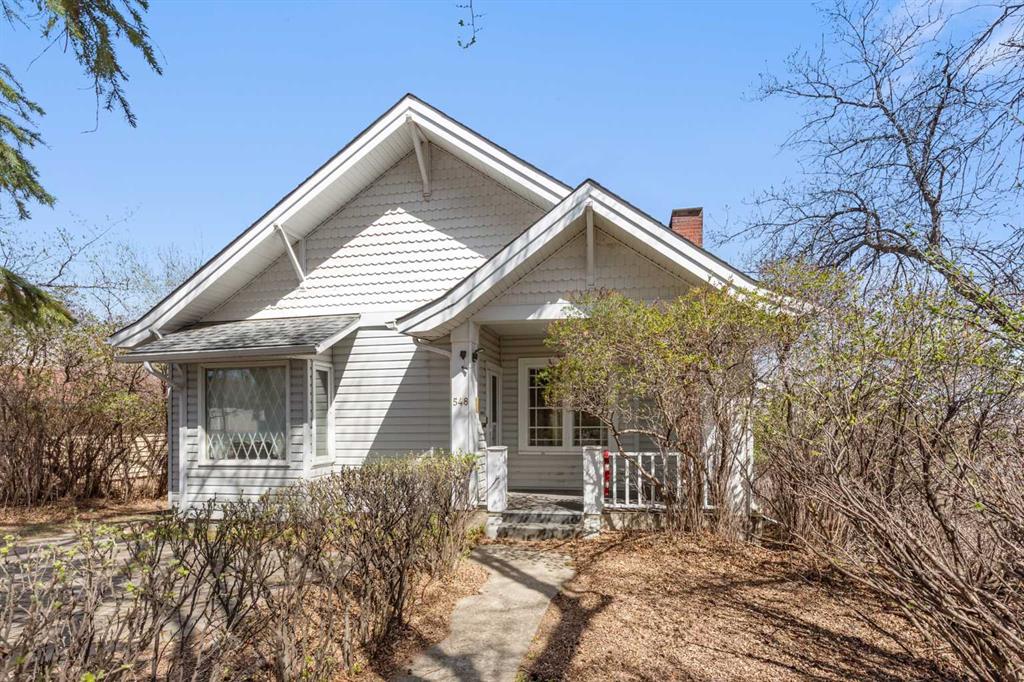 Picture of 548 7 Street SE, Medicine Hat Real Estate Listing