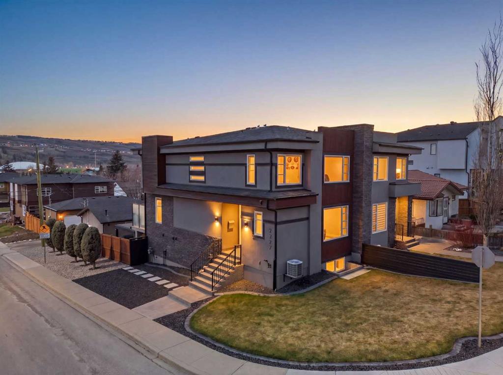 Picture of 2227 47 Street NW, Calgary Real Estate Listing