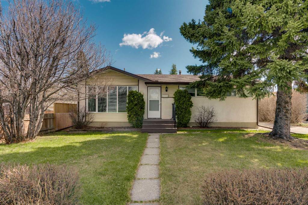 Picture of 212 Westwood Drive SW, Calgary Real Estate Listing