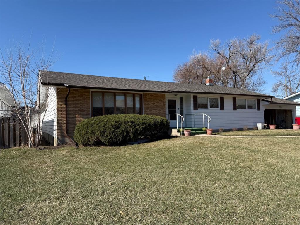 Picture of 1007 Riverside Drive East  , Drumheller Real Estate Listing