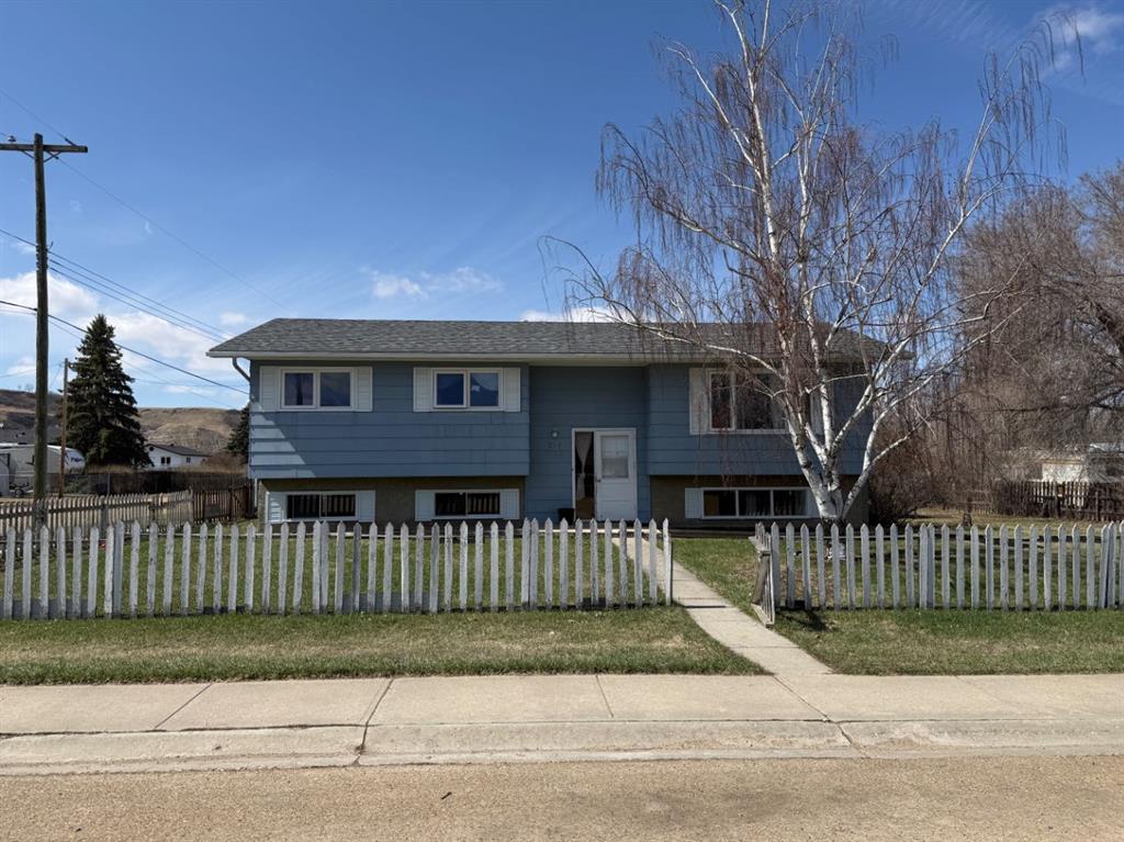 Picture of 217 2 Street  , Drumheller Real Estate Listing