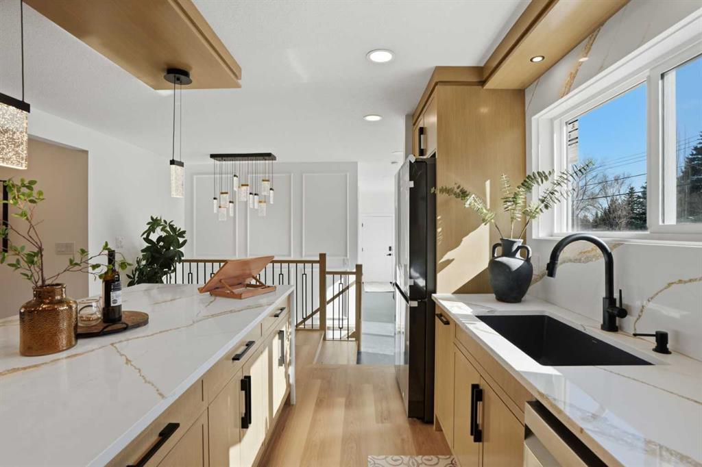 Picture of 1303 87 Avenue SW, Calgary Real Estate Listing