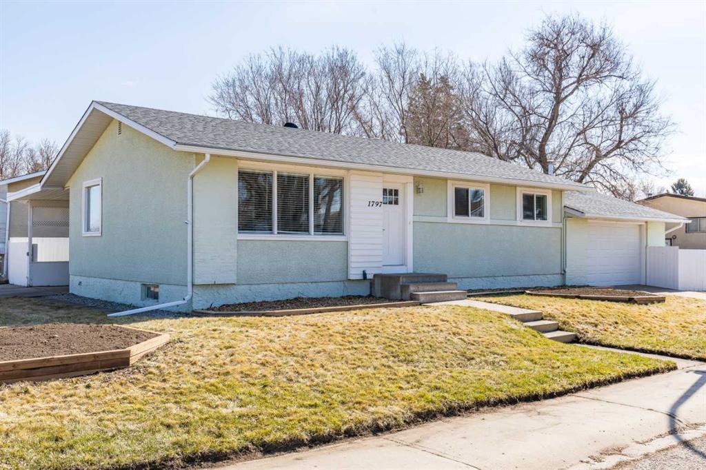 Picture of 1797 4 Avenue NE, Medicine Hat Real Estate Listing