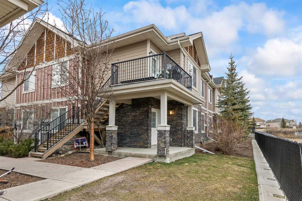 Picture of 5, 35 West Coach Manor SW, Calgary Real Estate Listing