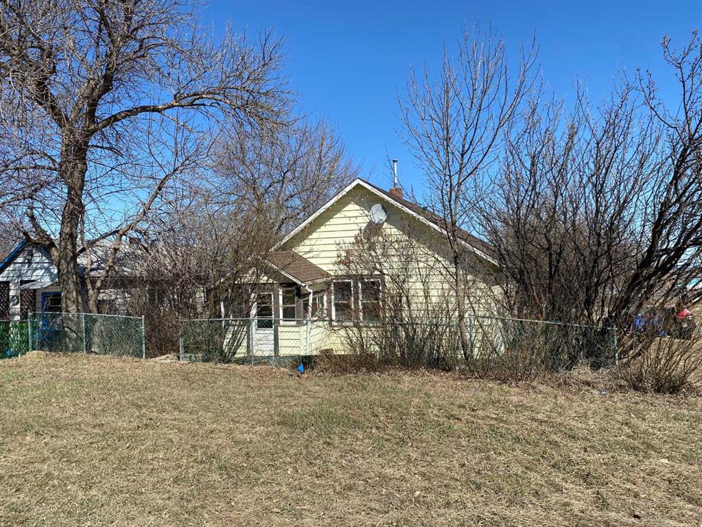 Picture of 4901 46 Avenue , Spirit River Real Estate Listing