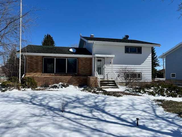 Picture of 5021 47 Street , Daysland Real Estate Listing