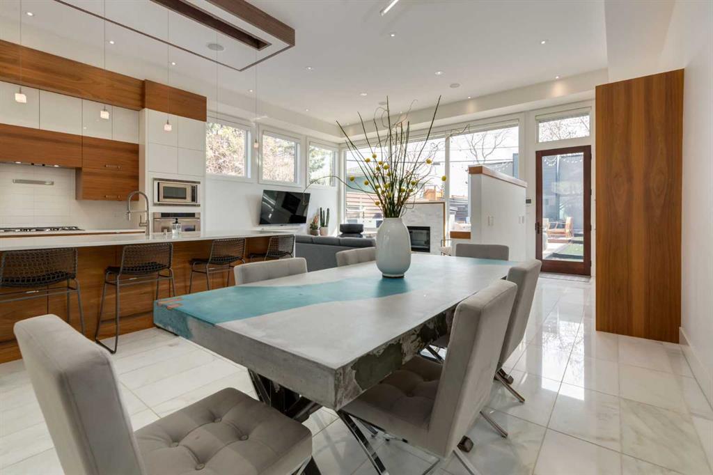 Picture of 2210 Victoria Crescent NW, Calgary Real Estate Listing