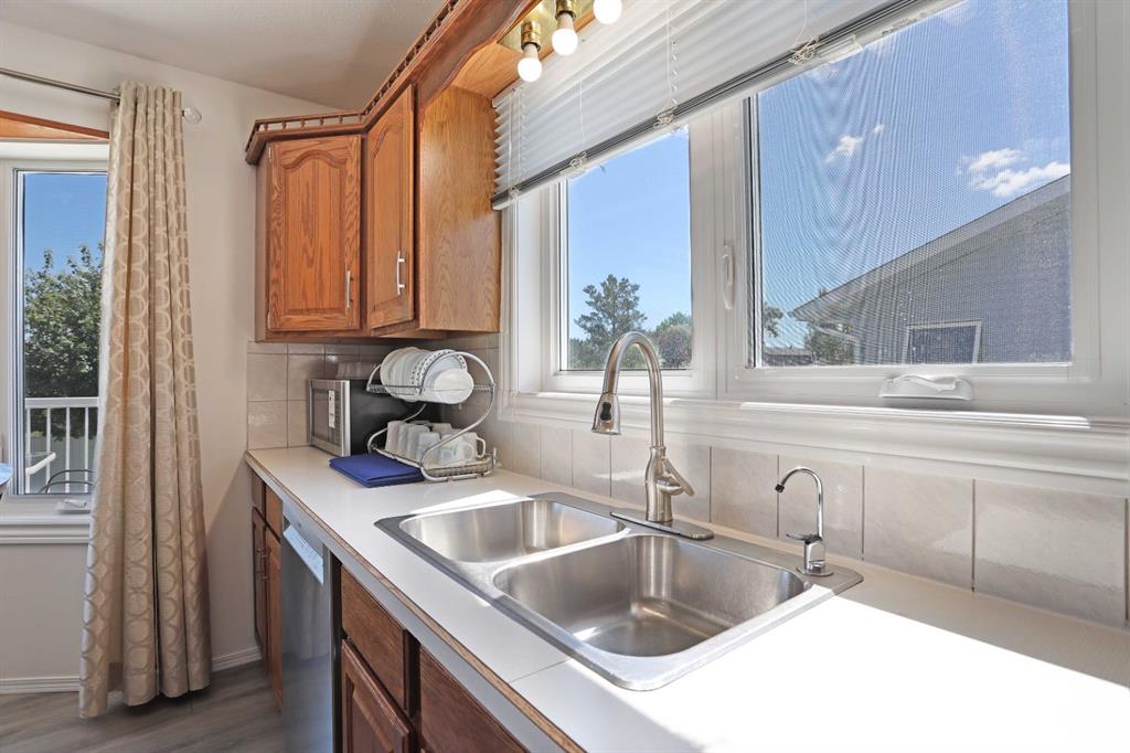 Picture of 28 Upland Crescent W, Brooks Real Estate Listing