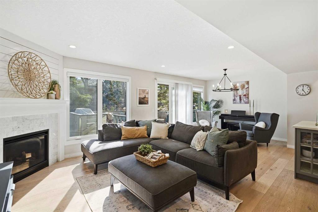 Picture of 12, 185 Woodridge Drive SW, Calgary Real Estate Listing