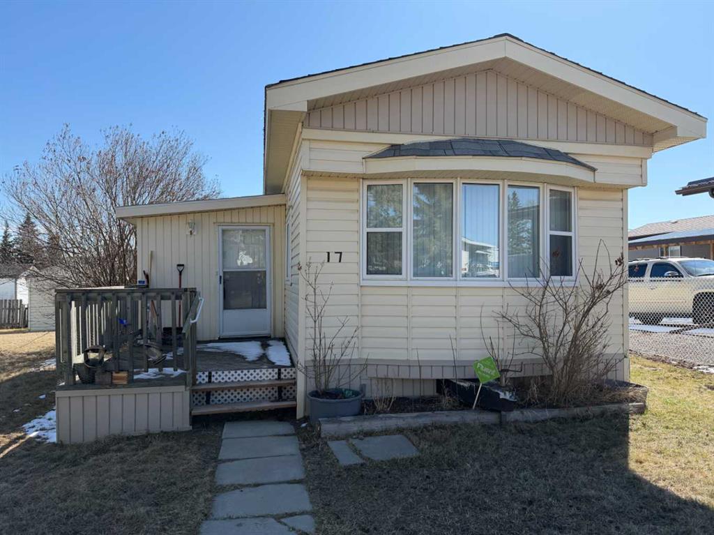 Picture of 17, 5211 55 Avenue , Rocky Mountain House Real Estate Listing