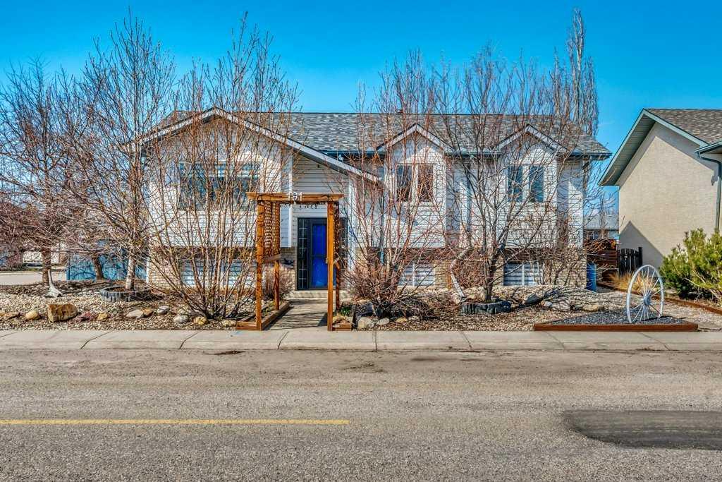 Picture of 191 Strathaven Crescent , Strathmore Real Estate Listing