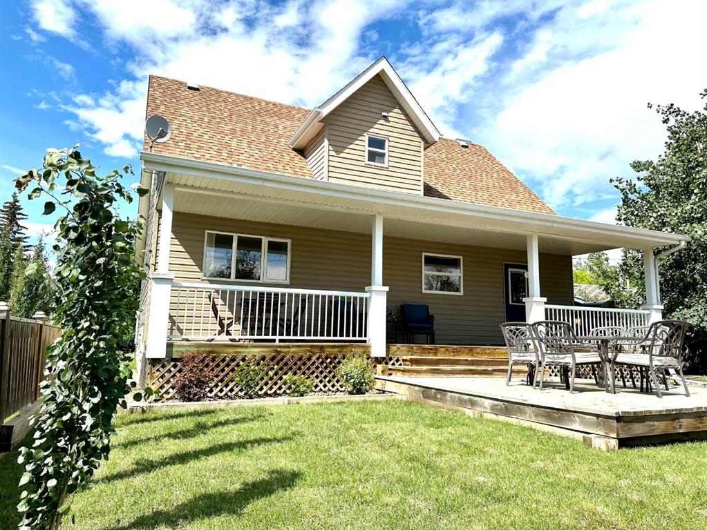 Picture of 5028 Lakeshore Drive , Sylvan Lake Real Estate Listing