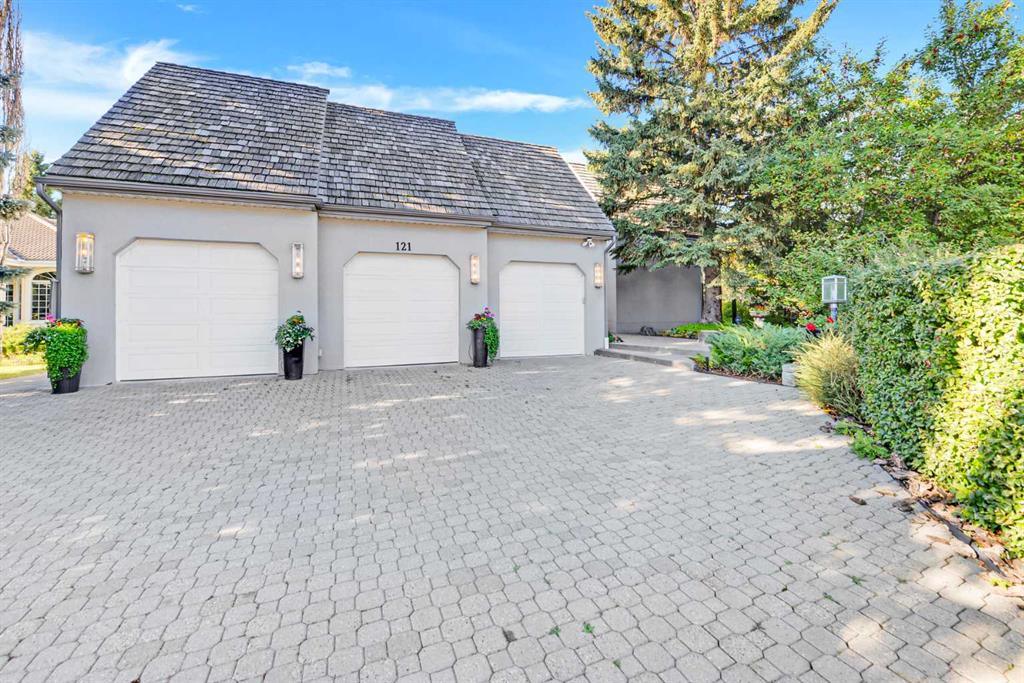 Picture of 121 Patton Place SW, Calgary Real Estate Listing