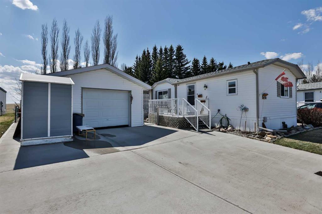 Picture of 319 Cottonwood Bay , Vulcan Real Estate Listing