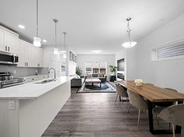 Picture of 136 Lucas Street NW, Calgary Real Estate Listing