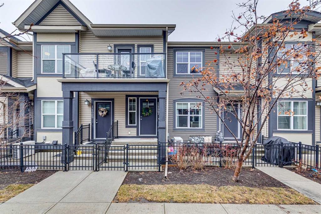 Picture of 1127 McKenzie Towne Row SE, Calgary Real Estate Listing
