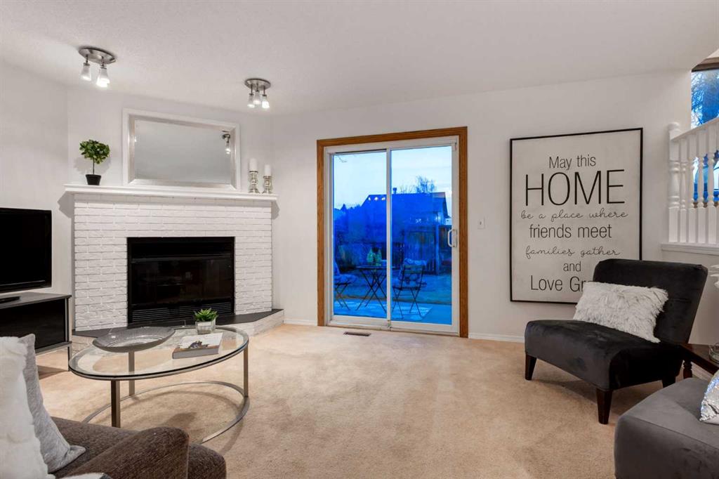 Picture of 131 Deersaxon Circle SE, Calgary Real Estate Listing