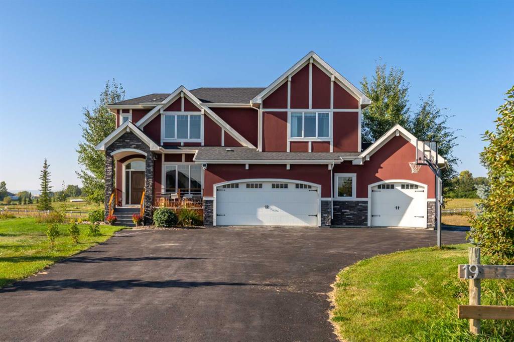 Picture of 19 Panorama Bay SW, Rural Rocky View County Real Estate Listing