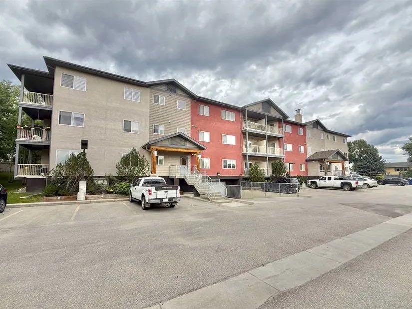 Picture of 309, 109 Seabolt Drive , Hinton Real Estate Listing