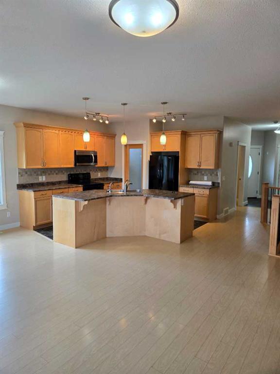 Picture of 601 3 Street , Fox Creek Real Estate Listing